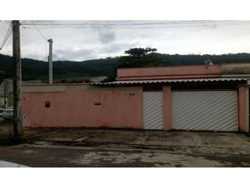 Casa em leilão em Itaguaí - RJ — Casa à venda em leilão