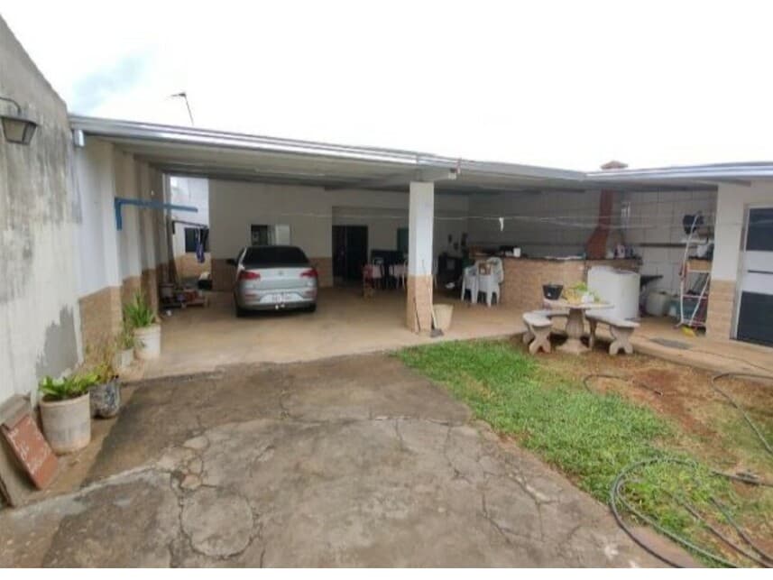 Foto 2 de 11: Casa em leilão em Uberlândia - MG — Casa à venda em leilão