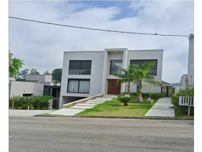 Casa em leilão em Santana De Parnaíba - SP — Casa à venda em leilão