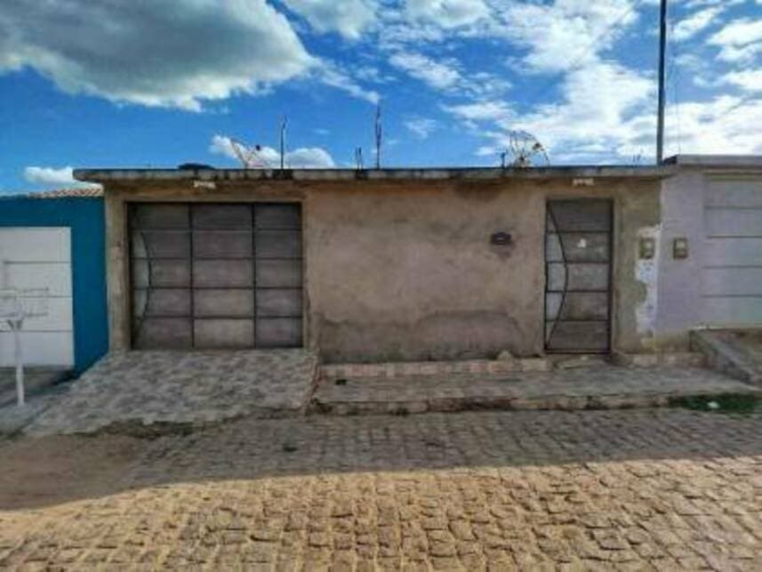Casa em leilão em Araripina - PE — Casa à venda em leilão