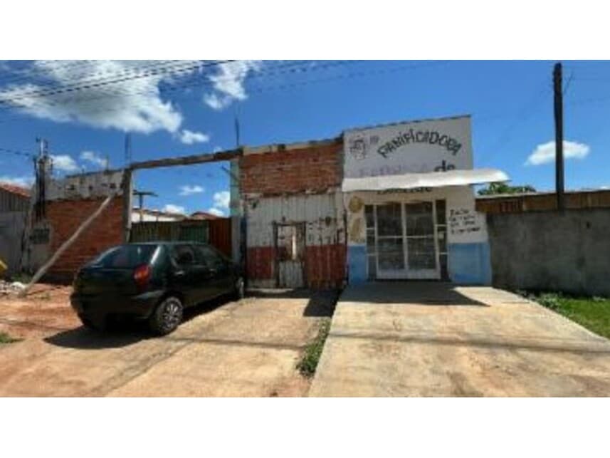 Comercial em leilão em Cerejeiras - RO — Residencial / Comercial à venda em leilão