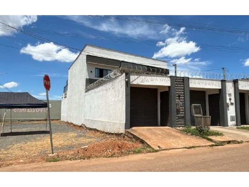 Foto 2 de 3: Casa em leilão em Luziânia - GO — Sobrado à venda em leilão