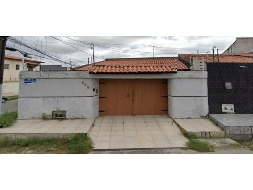 Casa em leilão em Fortaleza - CE — Casa à venda em leilão