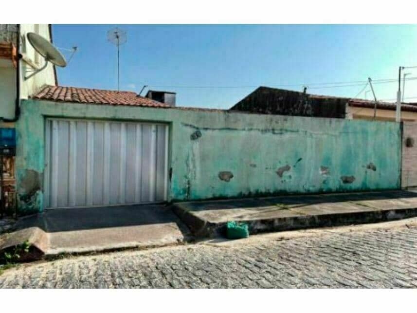 Casa em leilão em Maracanaú - CE — Casa à venda em leilão