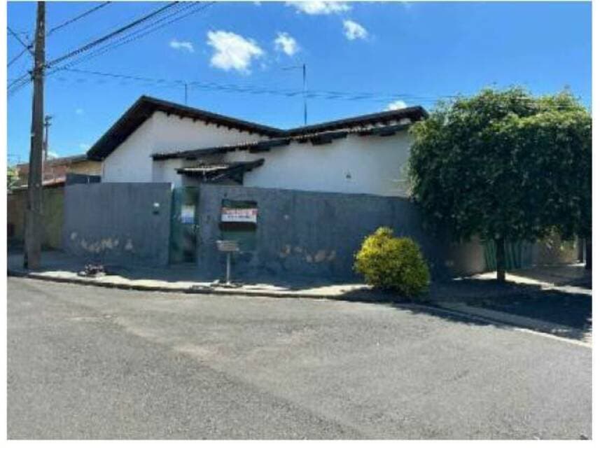 Casa em leilão em Votuporanga - SP — Casa à venda em leilão