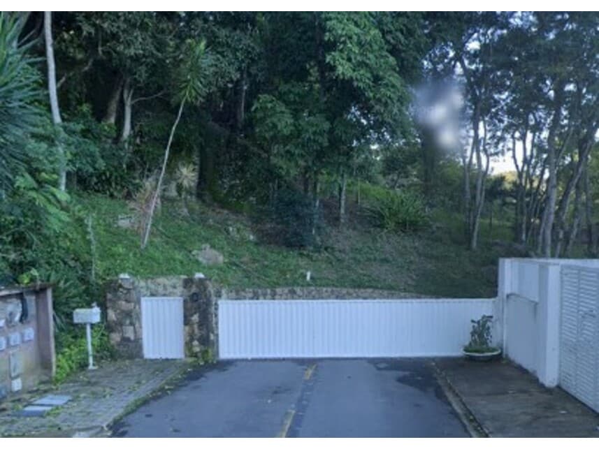 Casa em leilão em Niterói - RJ — Casa à venda em leilão