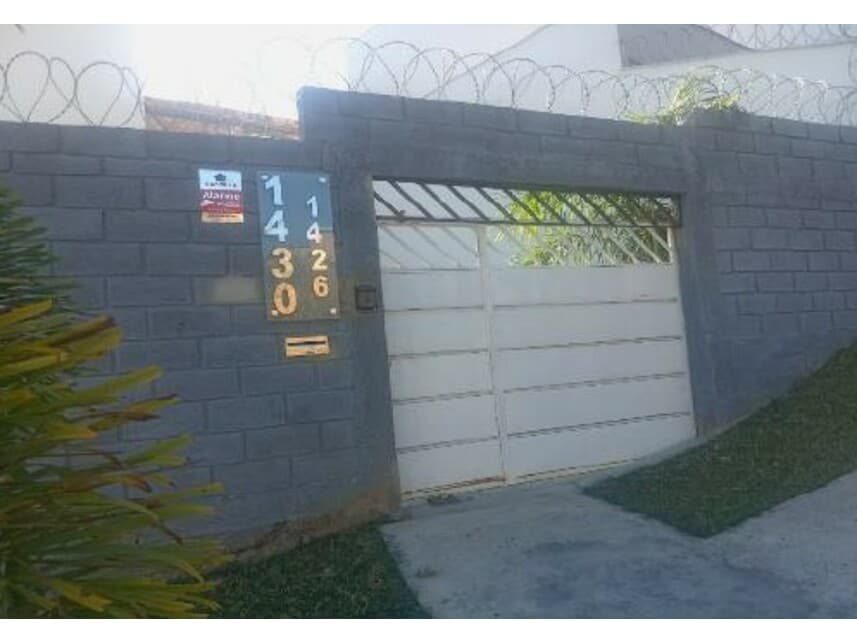 Casa em leilão em Vespasiano - MG — Casa à venda em leilão