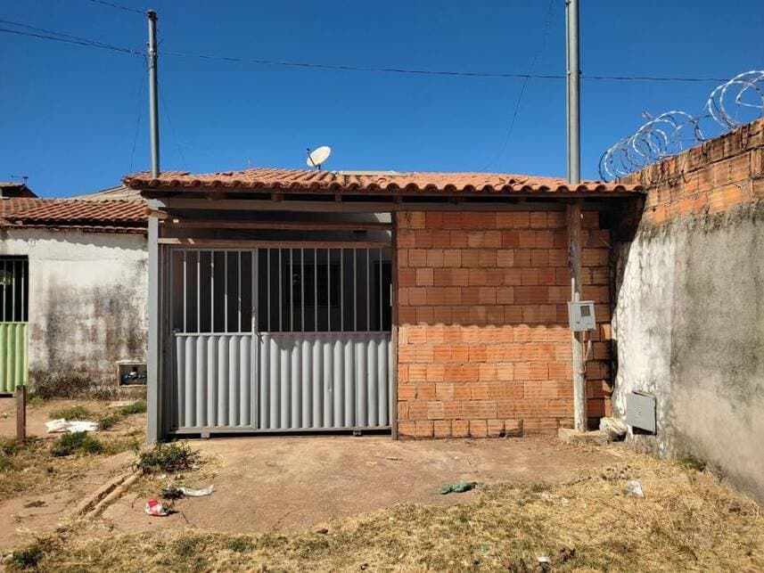 Casa em leilão em Valparaíso De Goiás - GO — Casa à venda em leilão