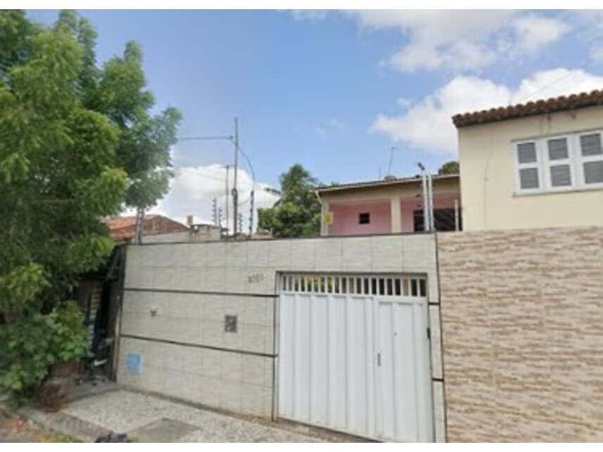 Casa em leilão em Fortaleza - CE — Casa à venda em leilão