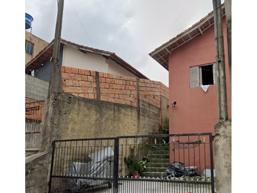 Casa em leilão em Cotia - SP — Casa à venda em leilão