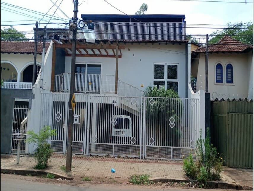 Casa em leilão em Londrina - PR — Casa à venda em leilão