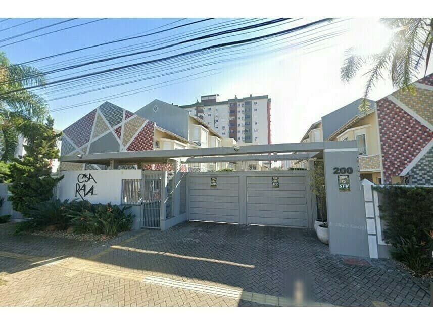 Casa em leilão em Canoas - RS — Casa à venda em leilão
