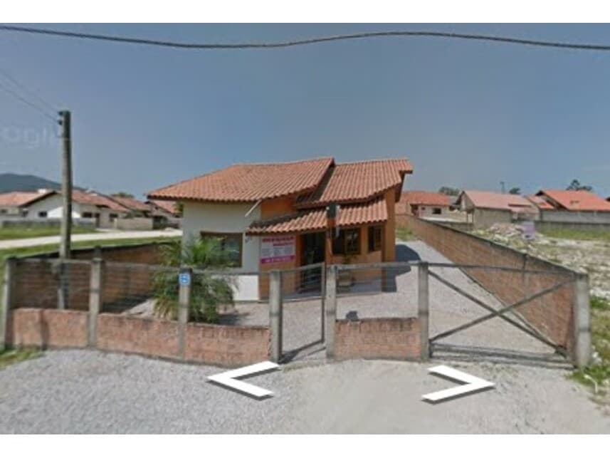 Casa em leilão em Tijucas - SC — Casa à venda em leilão