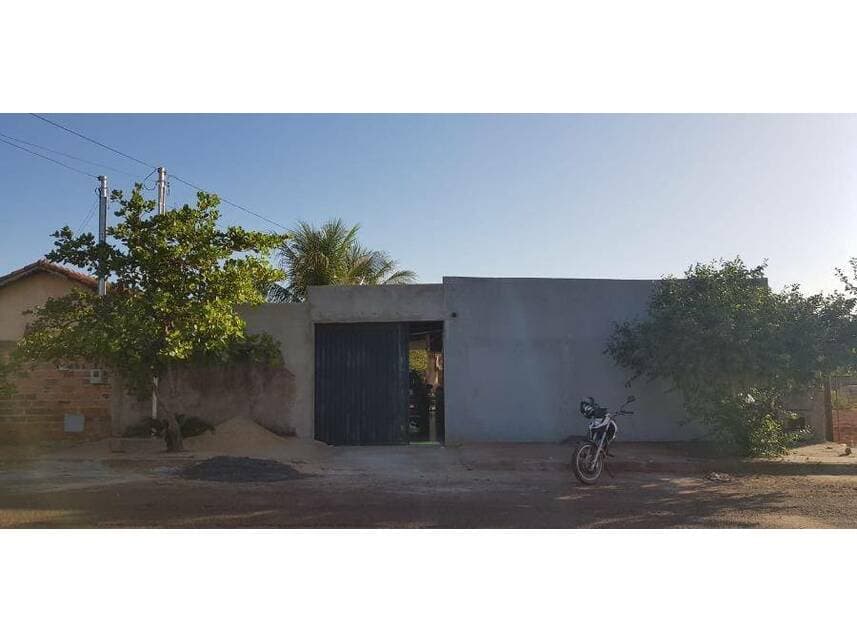 Foto 2 de 9: Casa em leilão em Montes Claros De Goiás - GO — Casa à venda em leilão