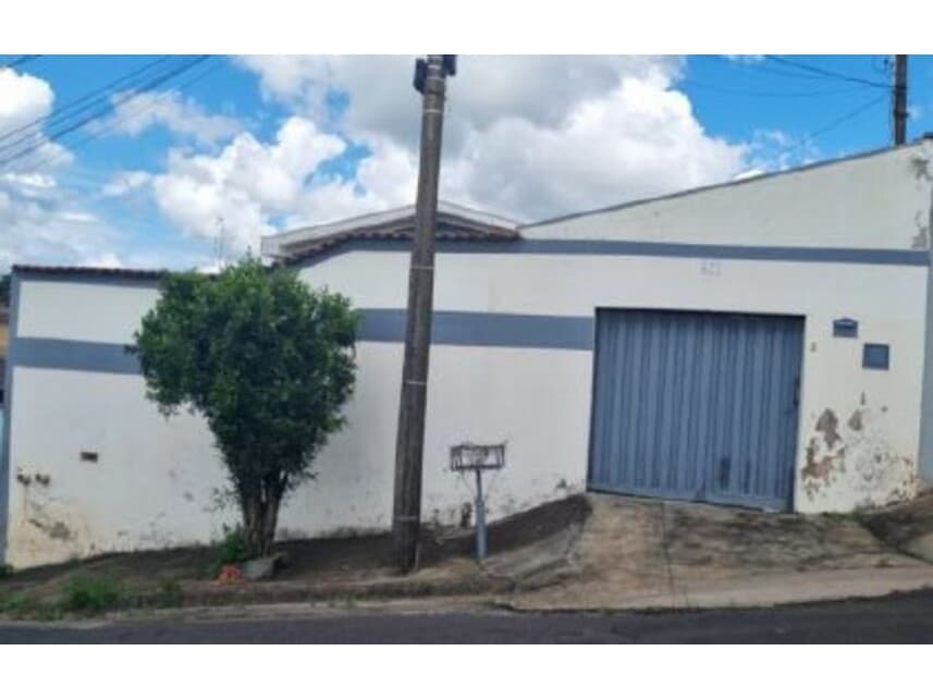 Casa em leilão em Franca - SP — Casa à venda em leilão