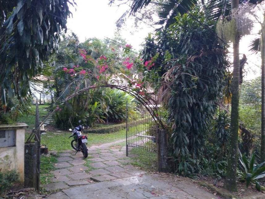 Foto 2 de 21: Casa em leilão em Embu Das Artes - SP — Casa à venda em leilão