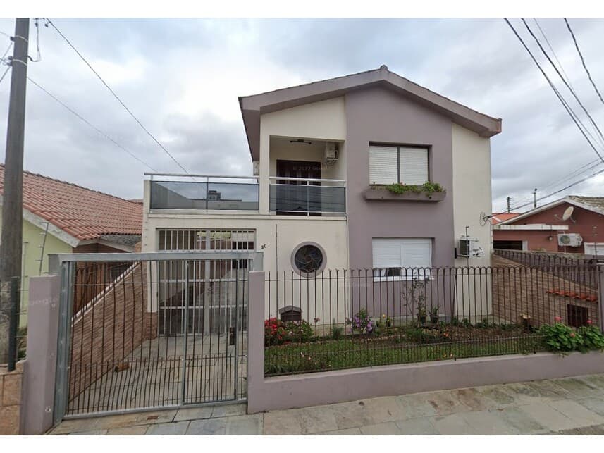 Casa em leilão em Pelotas - RS — Casa à venda em leilão