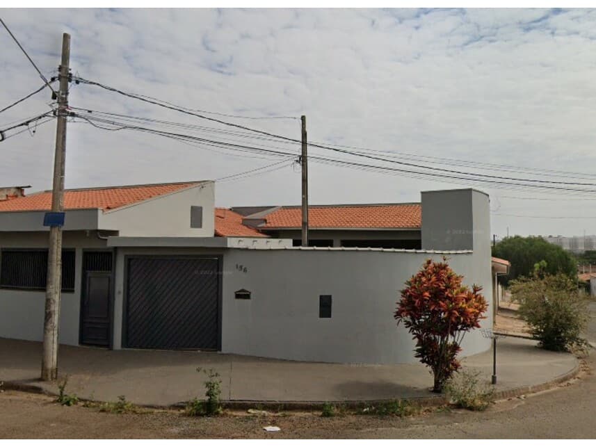 Casa em leilão em Araras - SP — Casa à venda em leilão