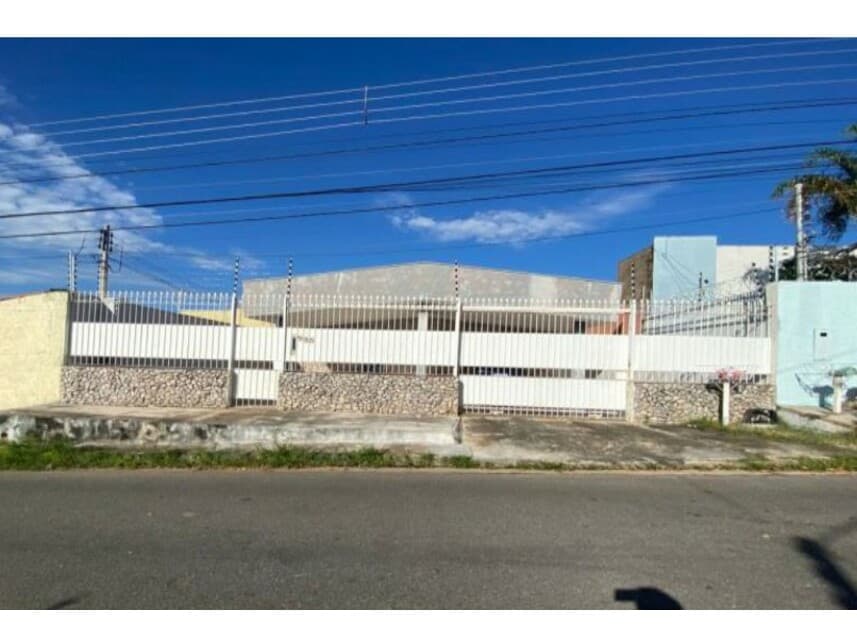 Casa em leilão em Cuiabá - MT — Casa à venda em leilão