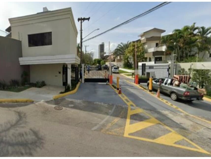 Casa em leilão em São José Dos Campos - SP — Casa à venda em leilão