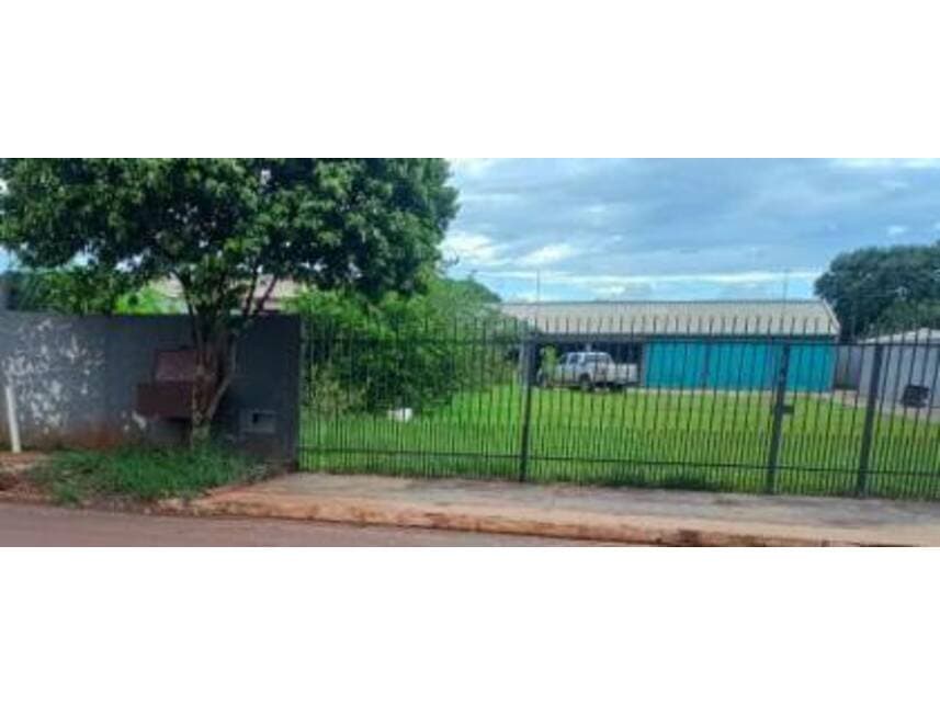 Casa em leilão em Antônio João - MS — Casa à venda em leilão