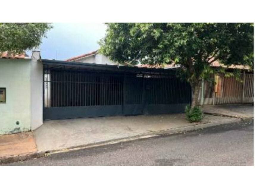 Casa em leilão em Birigui - SP — Casa à venda em leilão