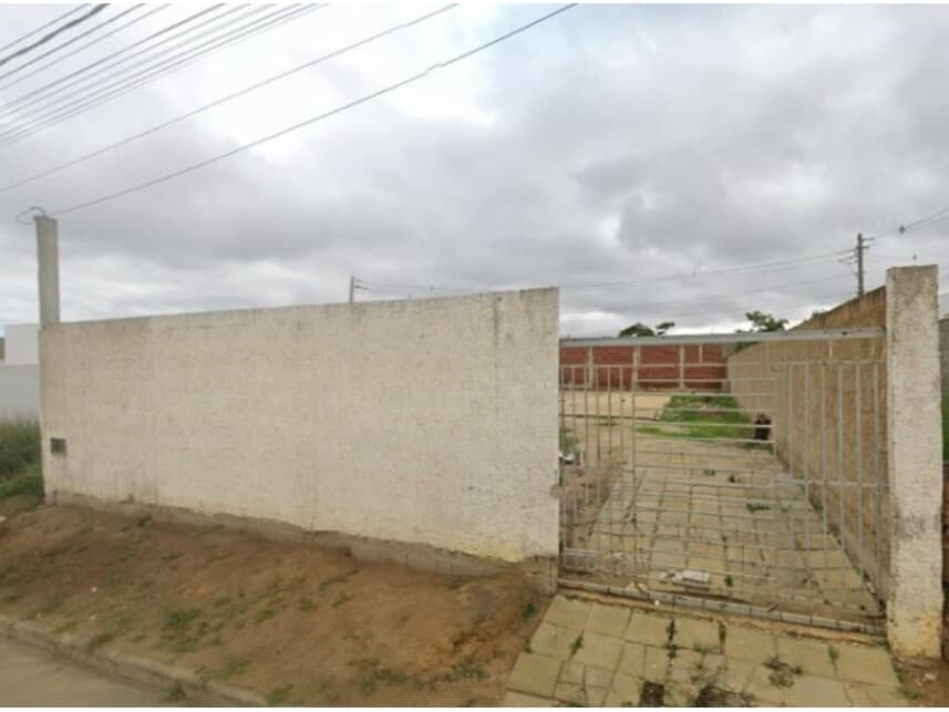 Casa em leilão em Vitória Da Conquista - BA — Casa à venda em leilão