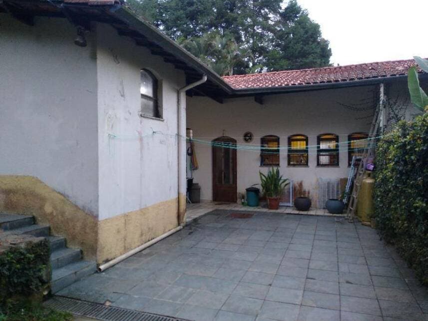 Foto 19 de 21: Casa em leilão em Embu Das Artes - SP — Casa à venda em leilão