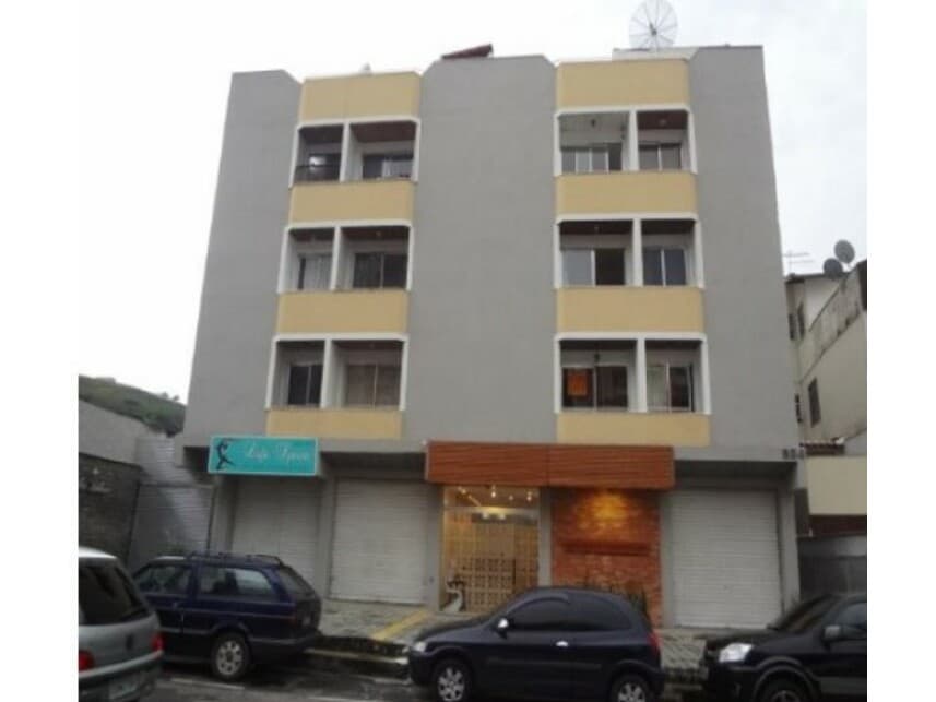Apartamento em leilão em Juiz De Fora - MG — Apartamento à venda em leilão