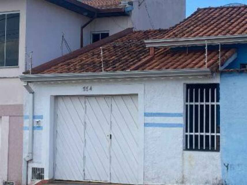 Casa em leilão em Capão Bonito - SP — Casa à venda em leilão
