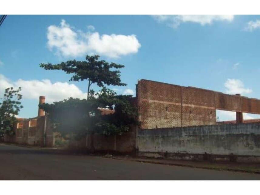 Foto 1 de 2: Terreno em leilão em Ourinhos - SP — Terreno à venda em leilão