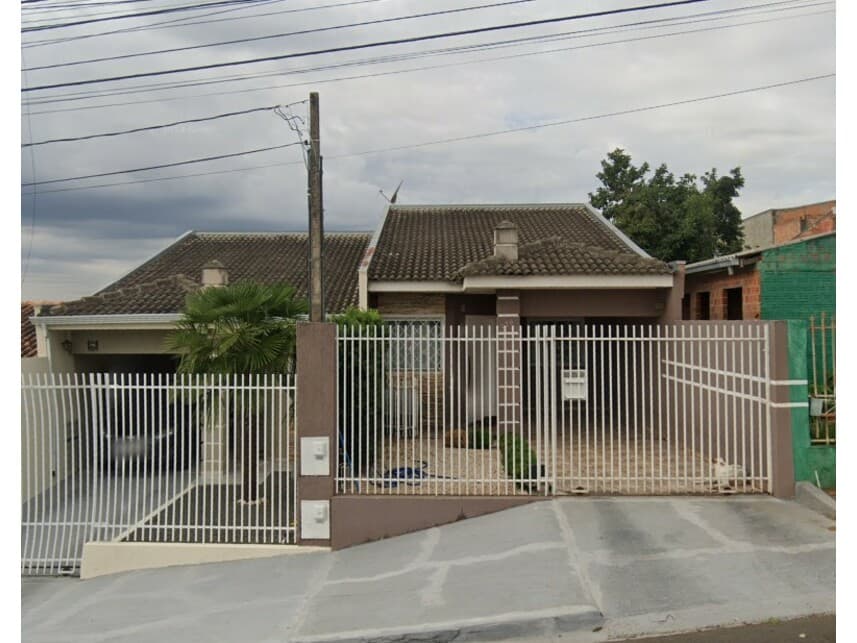 Foto 1 de 8: Casa em leilão em Ponta Grossa - PR — Casa à venda em leilão