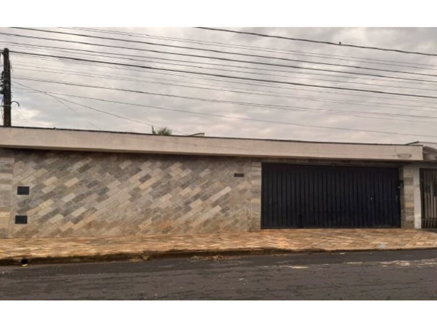 Casa em leilão em Ribeirão Preto - SP — Casa à venda em leilão
