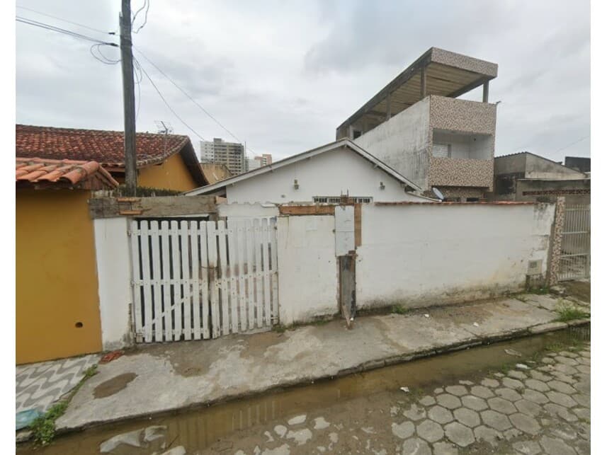 Casa em leilão em Mongaguá - SP — Casa à venda em leilão