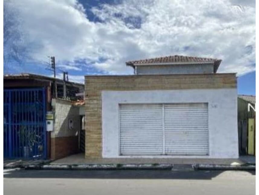 Casa em leilão em Parintins - AM — Casa à venda em leilão
