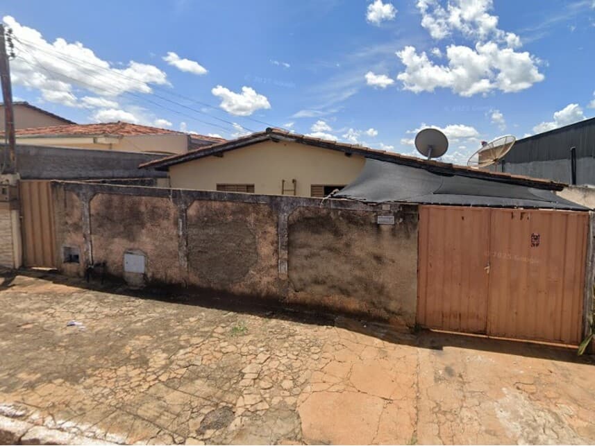 Foto 1 de 3: Casa em leilão em Orizona - GO — Casa à venda em leilão
