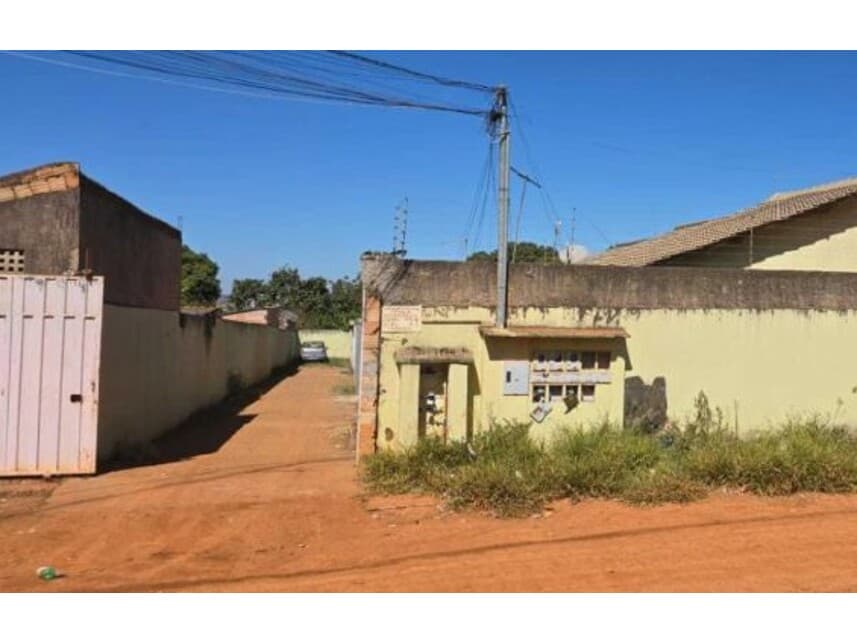 Casa em leilão em Cidade Ocidental - GO — Casa à venda em leilão