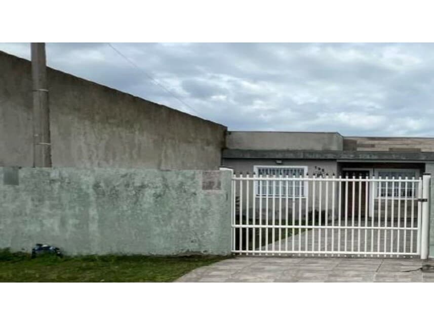 Casa em leilão em Capão Da Canoa - RS — Casa à venda em leilão
