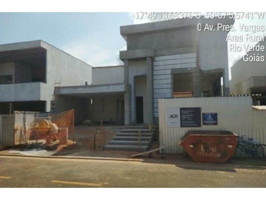 Foto 1 de 12: Casa em leilão em Rio Verde - GO — Casa à venda em leilão