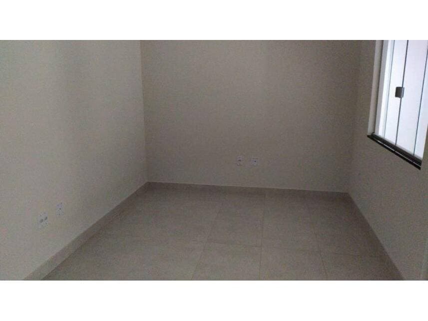 Foto 5 de 11: Casa em leilão em Montes Claros - MG — Casa à venda em leilão