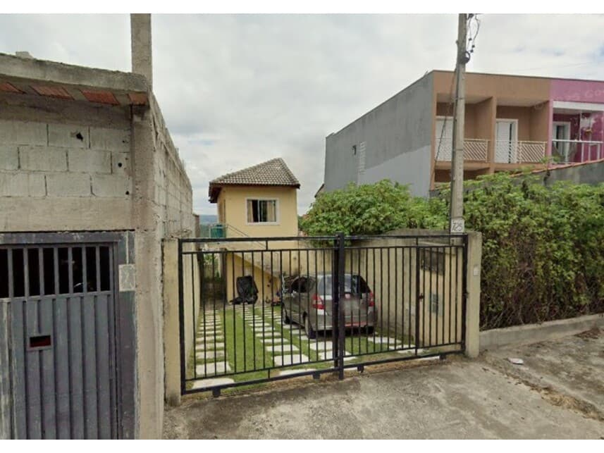 Casa em leilão em Cotia - SP — Casa à venda em leilão