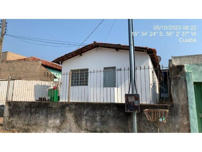 Foto 1 de 16: Casa em leilão em Cuiabá - MT — Casa à venda em leilão