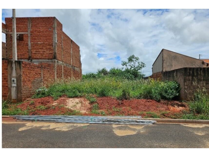 Terreno em leilão em Piacatu - SP — Terreno à venda em leilão