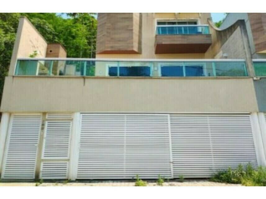Foto 1 de 2: Casa em leilão em Rio De Janeiro - RJ — Casa à venda em leilão