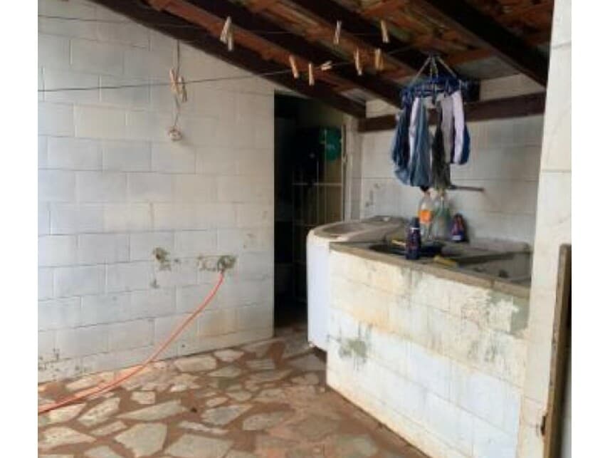 Foto 10 de 17: Casa em leilão em Itumbiara - GO — Casa à venda em leilão