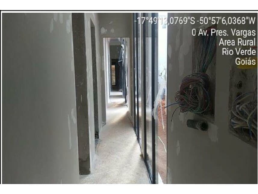Foto 5 de 12: Casa em leilão em Rio Verde - GO — Casa à venda em leilão