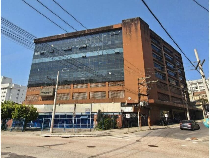 Comercial em leilão em Porto Alegre - RS — Sala Comercial à venda em leilão