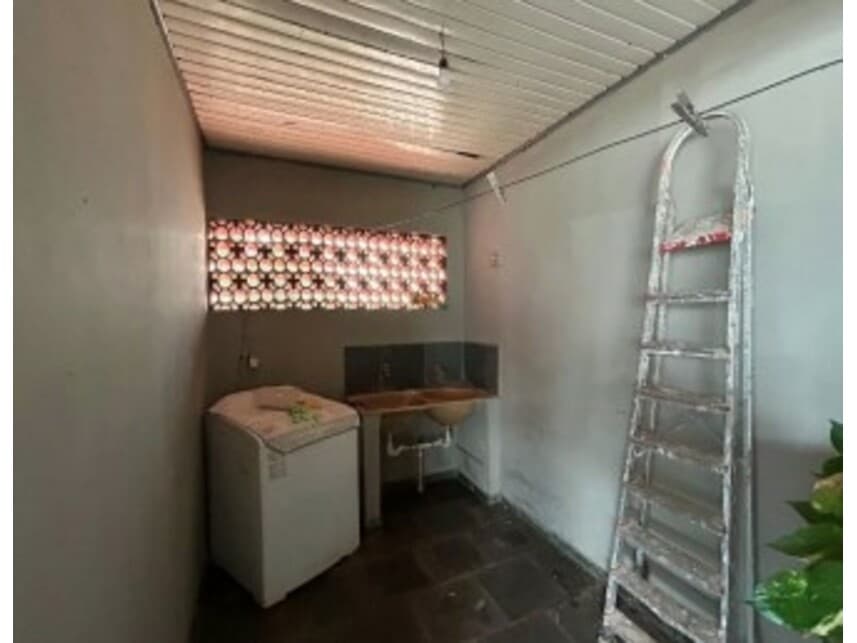 Foto 9 de 16: Casa em leilão em Várzea Grande - MT — Casa à venda em leilão