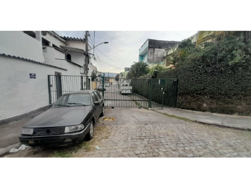 Casa em leilão em Rio De Janeiro - RJ — Casa à venda em leilão