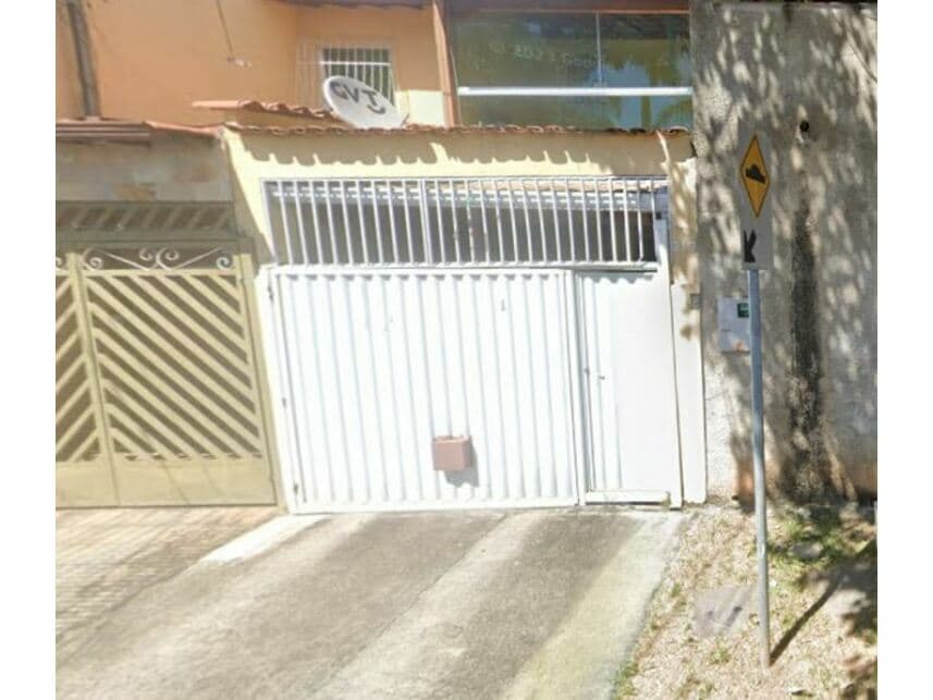 Casa em leilão em Belo Horizonte - MG — Casa à venda em leilão